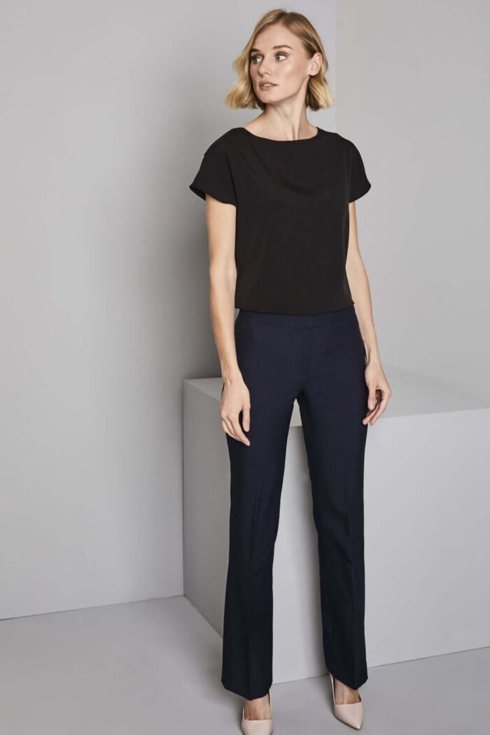 Bootcut-housut naisille - Image 4