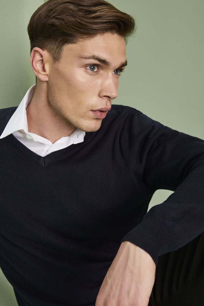 Miesten V Neck Jumper - Image 4