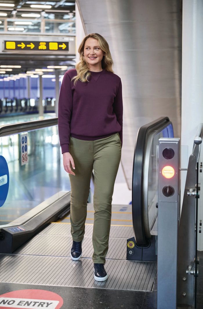 Chino püksid naistele