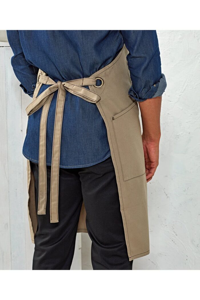 An eco-friendly bib apron - Image 3